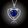Nádherný romantický šperk ve tvaru srdce, který zaručeně rozzáří oči každé dámy či slečny. Přívěsek je bohatě vykládaný precizně broušenými třpytivými krystalky čiré barvy s dominantním velkým srdcovým krystalem královsky modré barvy uprostřed.