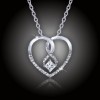 Třpytivý romantický šperk, kterým zaručeně potěšíte dámu vašeho srdce. Přívěsek je zdobený dominantním kosočtvercovým krystalem diamantového brusu a bohatě vykládaný precizně broušenými třpytivými krystalky čiré barvy. Na povrchu je galvalnicky potažen drahým platinovým kovem - rhodiem.