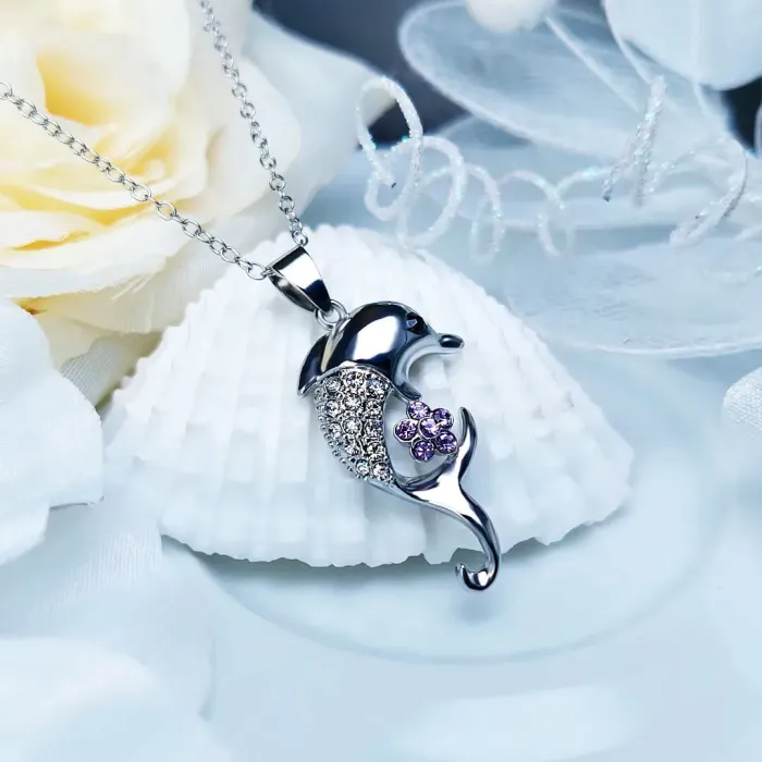 Náhrdelník Veselý delfín s krystaly Swarovski®