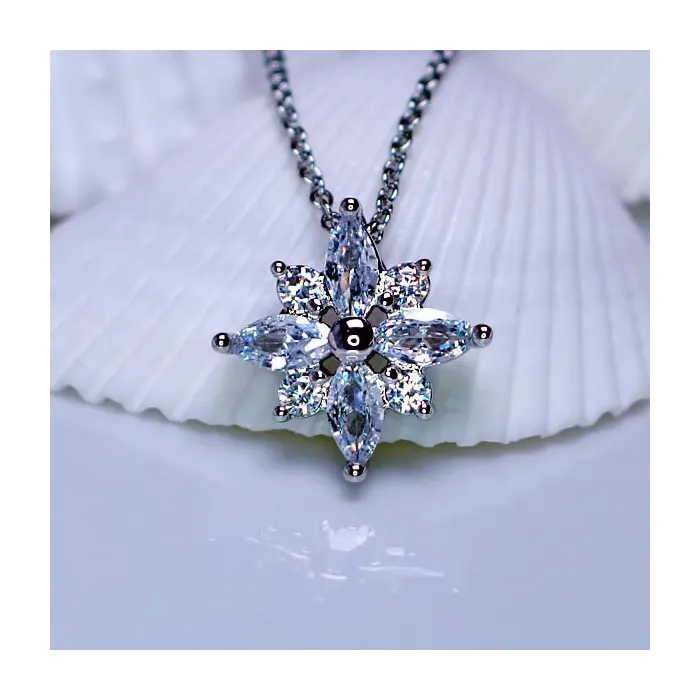 Náhrdelník Diamond Flower se zirkony