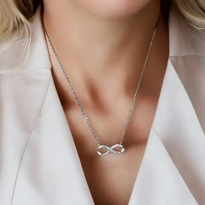 Stříbrný náhrdelník Infinity s kubickými zirkony