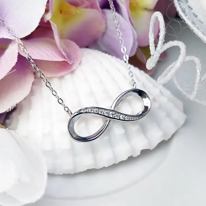 Stříbrný náhrdelník Infinity s kubickými zirkony