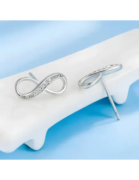 Stříbrné náušnice Infinity se zirkony
