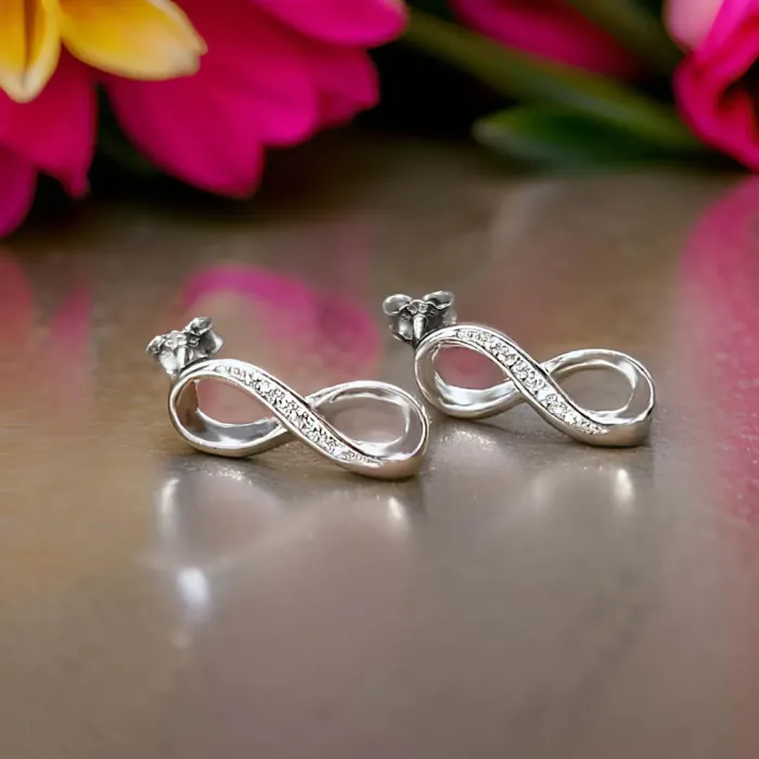 Stříbrné náušnice Infinity se zirkony