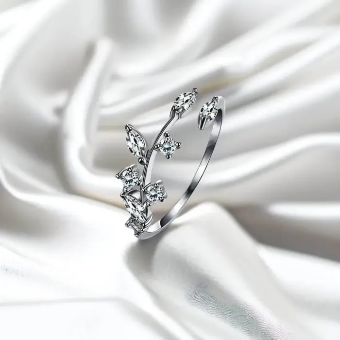 Stříbrný prsten Freya se zirkony