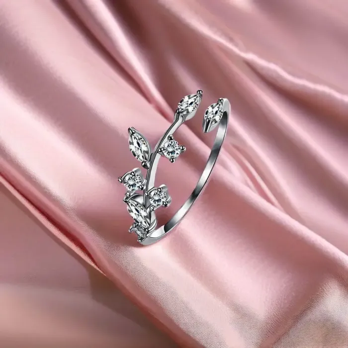 Stříbrný prsten Freya se zirkony