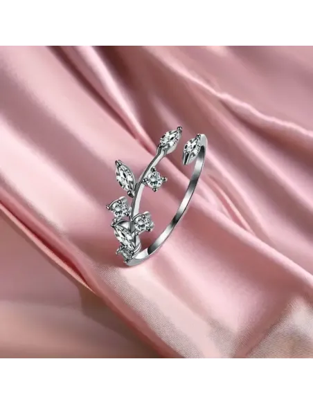 Stříbrný prsten Freya se zirkony