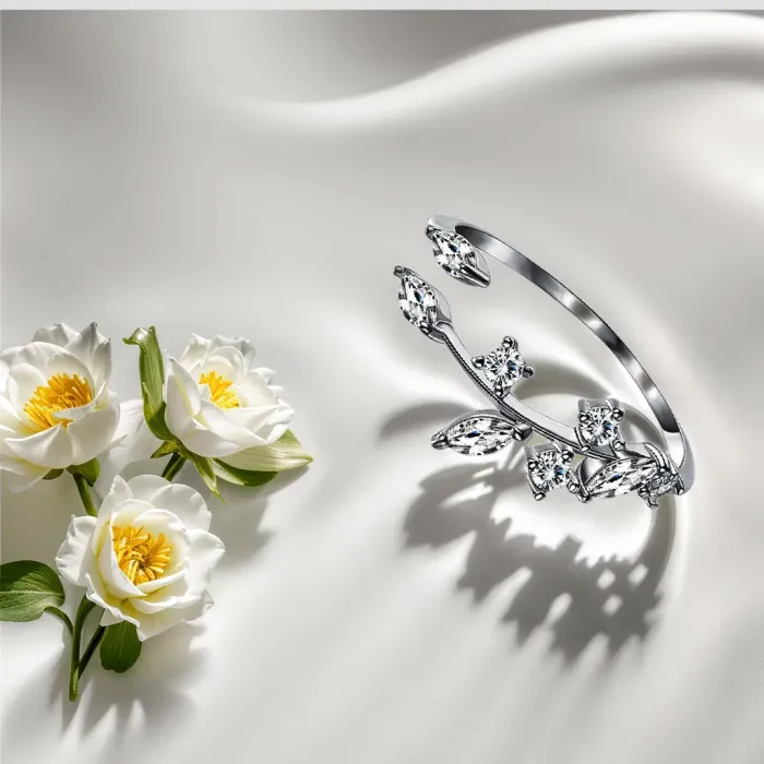 Stříbrný prsten Freya se zirkony