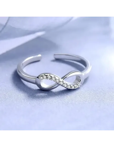 Stříbrný prsten Infinity se zirkony