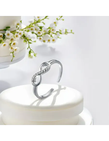 Stříbrný prsten Infinity se zirkony