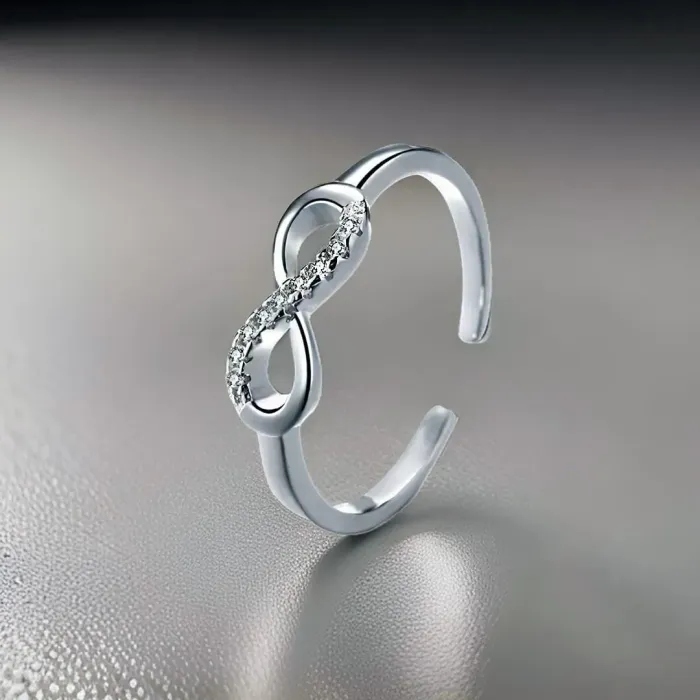 Stříbrný prsten Infinity se zirkony