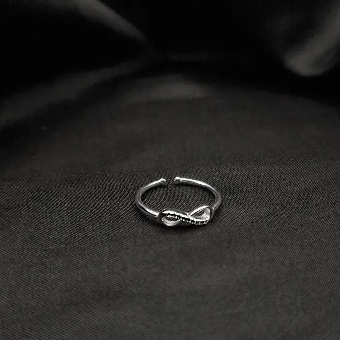 Stříbrný prsten Infinity se zirkony