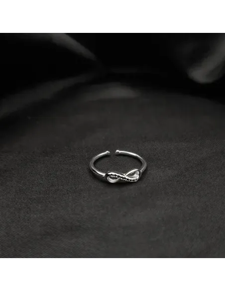 Stříbrný prsten Infinity se zirkony