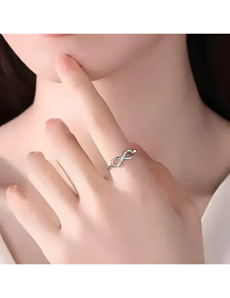 Stříbrný prsten Infinity se zirkony