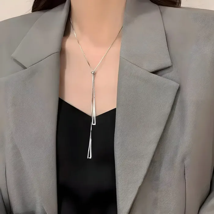 Módní nastavitelný náhrdelník Tiara z chirurgické oceli