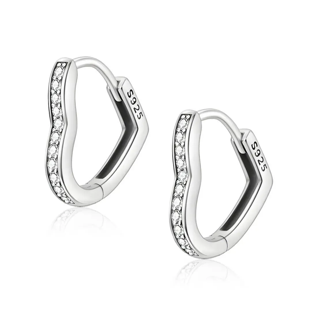 Stříbrné náušnice Třpytivé srdce s čirými zirkony