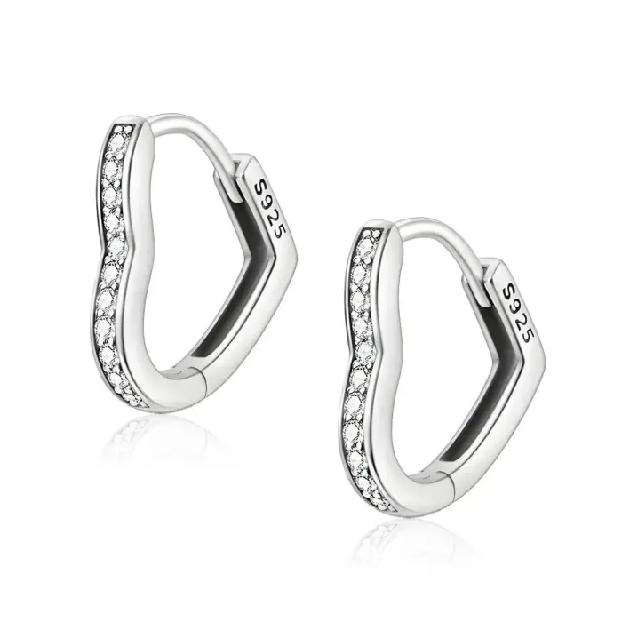 Stříbrné náušnice Třpytivé srdce s čirými zirkony