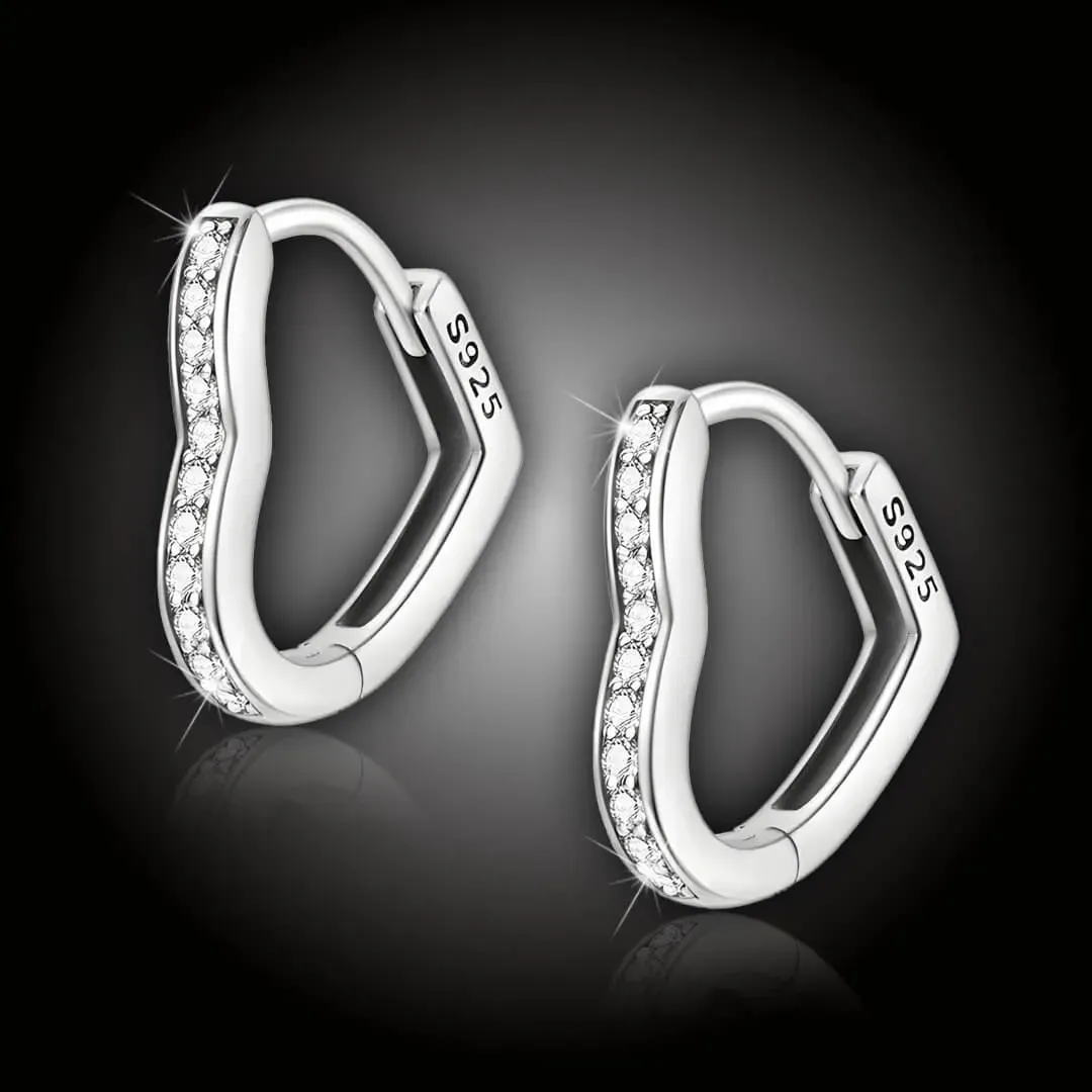 Stříbrné náušnice Třpytivé srdce s čirými zirkony 2