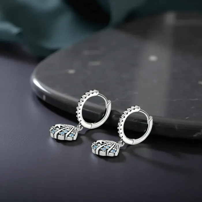 Stříbrné náušnice Kouzlo moře s modrými zirkony