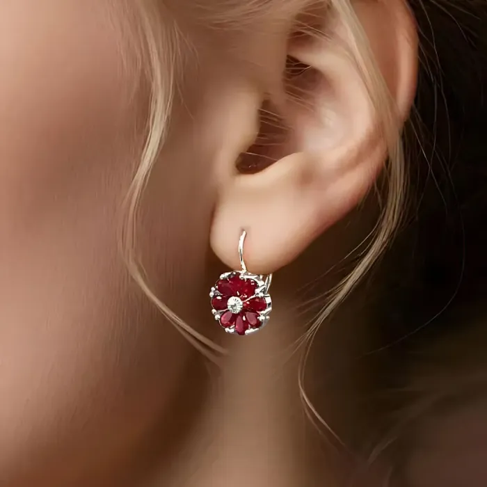 Květinové náušnice Brillance Marquise Red se zirkony