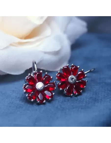 Květinové náušnice Brillance Marquise Red se zirkony