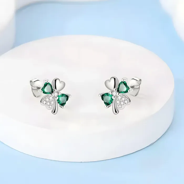 Jemné stříbrné náušnice Čtyřlístek se zirkony