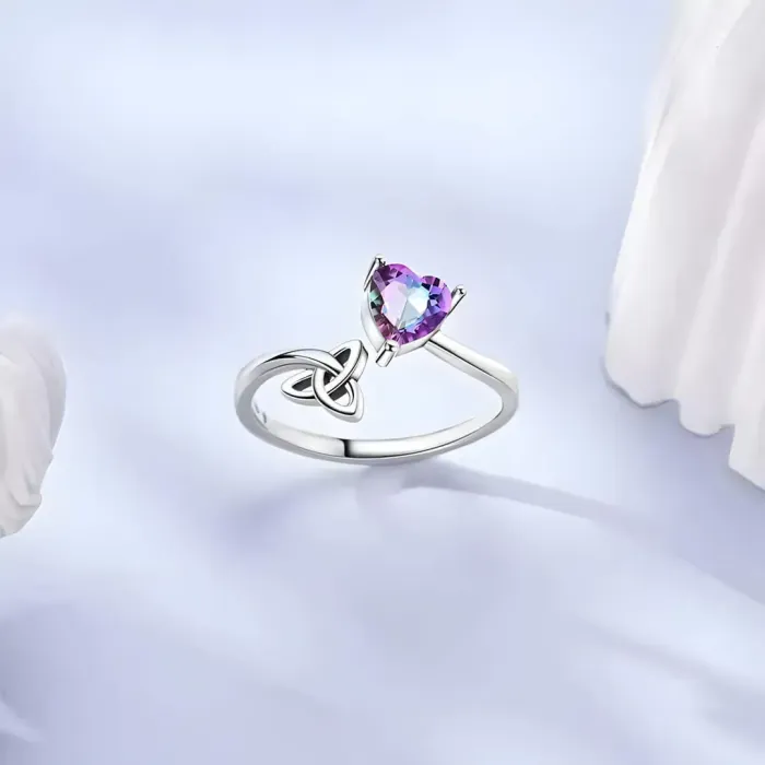 Dámský stříbrný prsten Duhové srdce Trinity