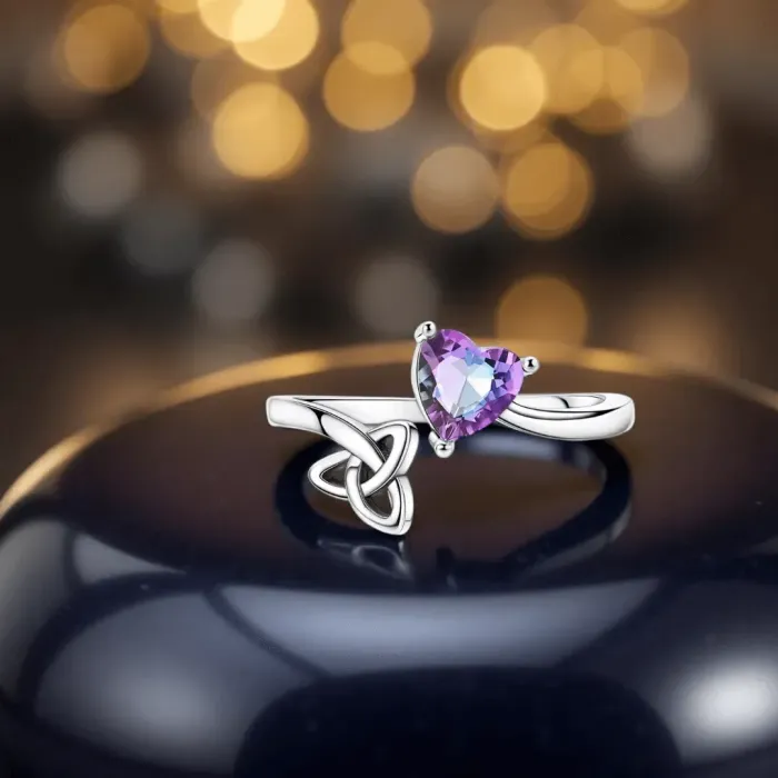 Dámský stříbrný prsten Duhové srdce Trinity