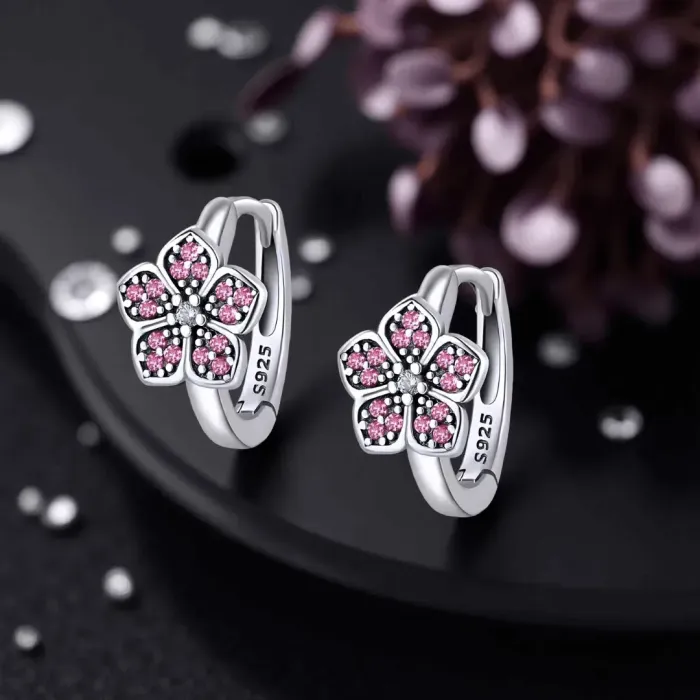 Stříbrné náušnice Růžové kvítky s třpytivými zirkony