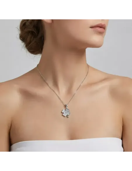 Náhrdelník Něžný čtyřlístek pro štěstí s krystaly Swarovski®