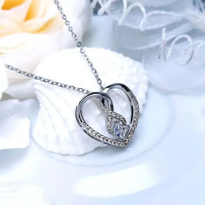 Romantický náhrdelník Forever Love se zirkony